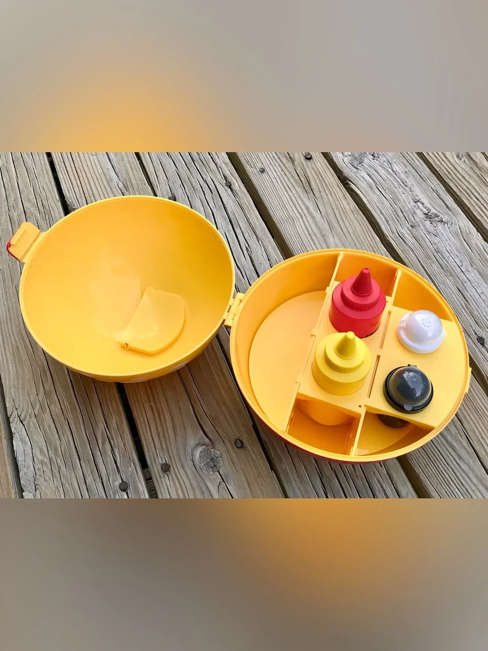 Target Cheeseburger Shape Condiment Caddy Holder Picnic Tailgating Set Complete